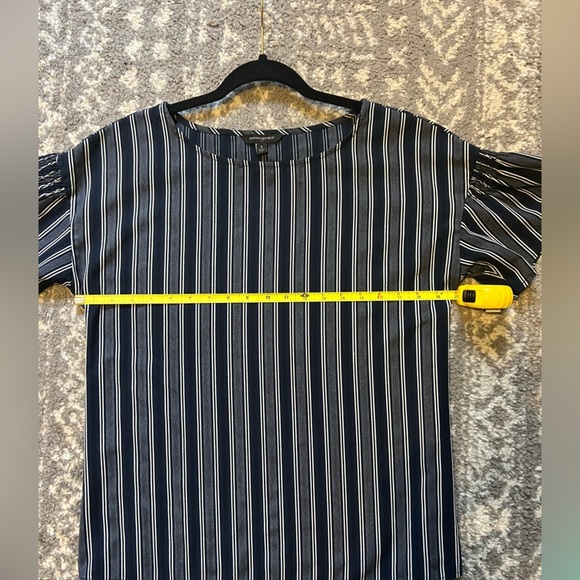 Banana Republic Striped Black and White Women's Top size S (F118) - Picture 6 of 7